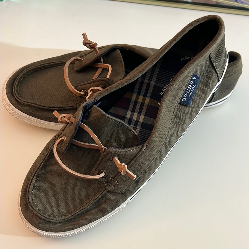 Sperry Olive Green and Brown Leather Boat Shoes with Moccasin Construction 8.5